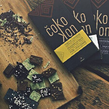 Čokokon - tmavá čokoláda s loupanými konopným semínky